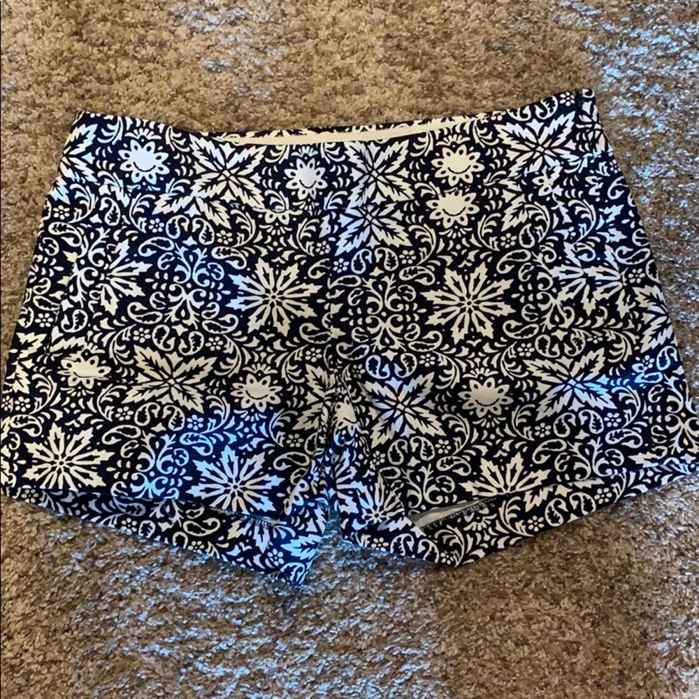 J Crew Factory city fit 4” shorts. Size 6